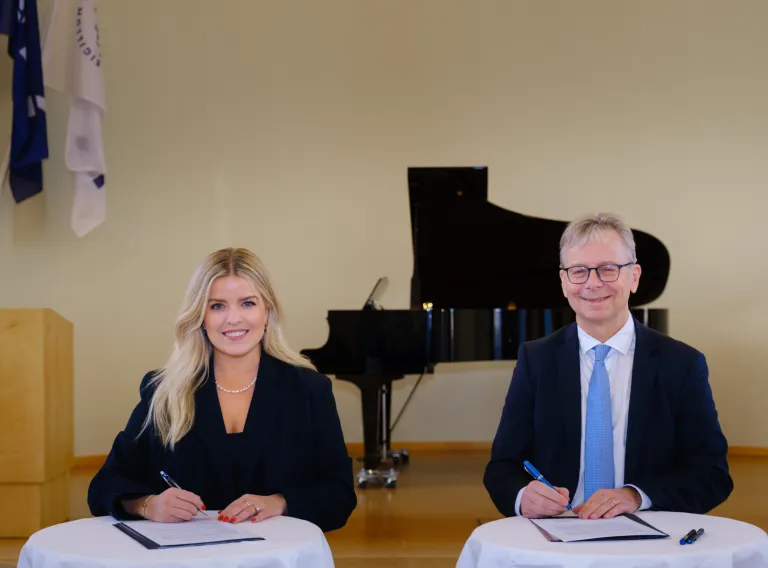 Áslaug Arna Sigurbjörnsdóttir Minister of Higher education, Science and Innovation and Jón Atli Benediktsson, Rector of University of Iceland