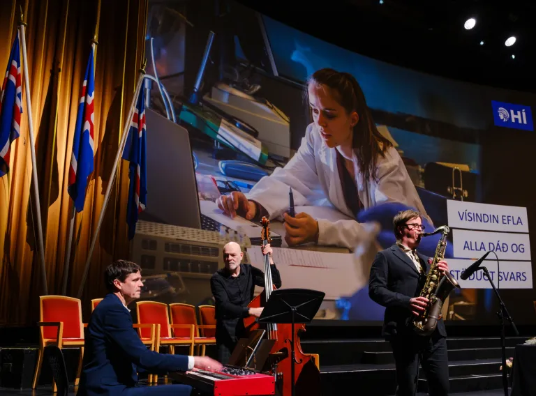 Graduation ceremony - band playing Jazz