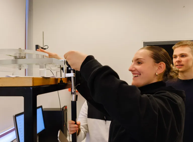 Students in a Chemistry lab.