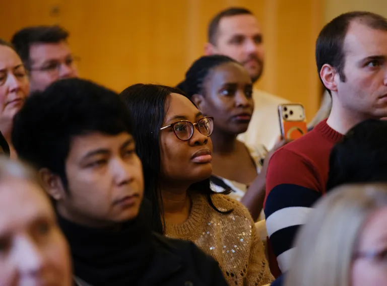 Many guests attended the meeting.