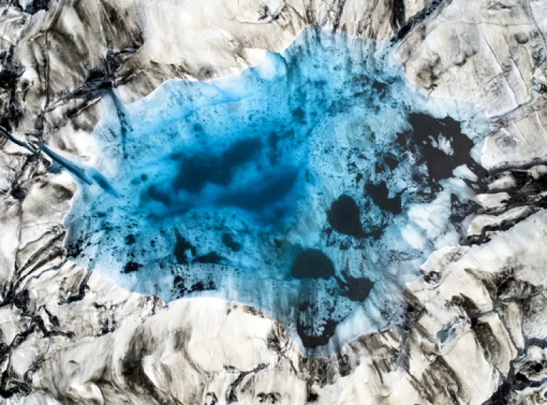 Winter Blue – A conversation between the science and art about glaciers´ being