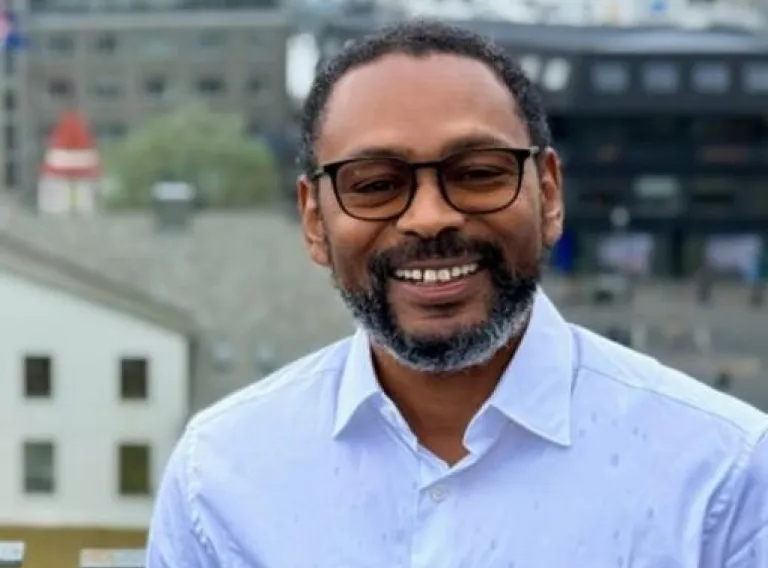 Hér vantar að setja inn myndatexta í Uglu Publi Defense Phd: Hamadou Boiro