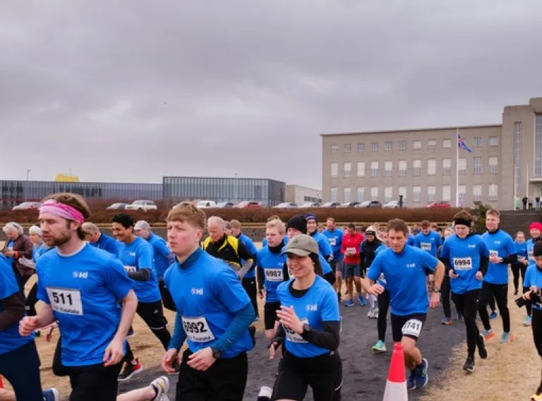 Hér vantar að setja inn myndatexta í Uglu University Run 2025