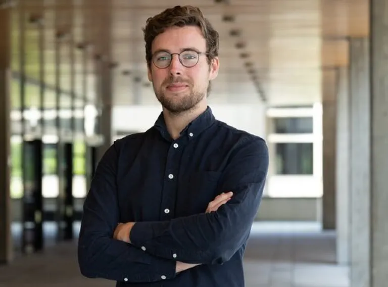 The Role of Cultural Capital and Stigma in Anti-Establishment Politics