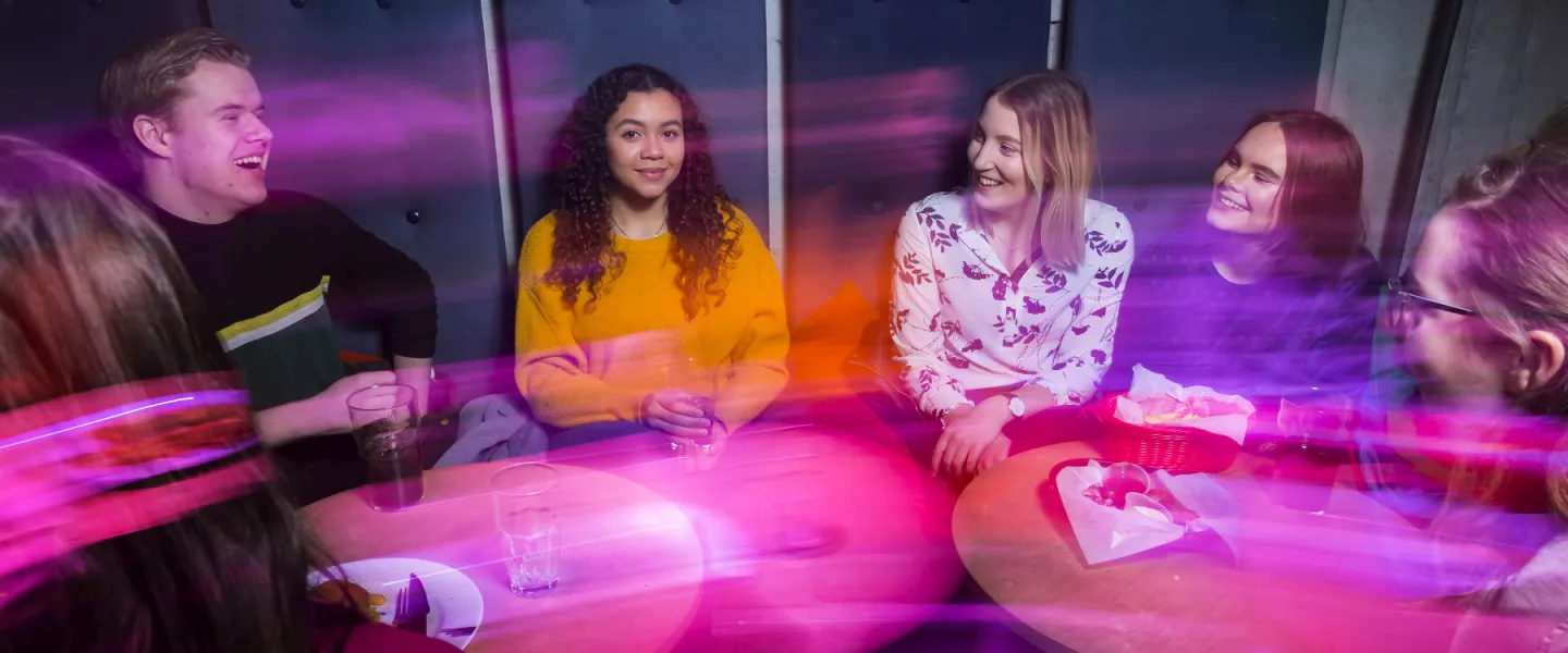 People at the Studend cellar (Stúdentakjallarinn)