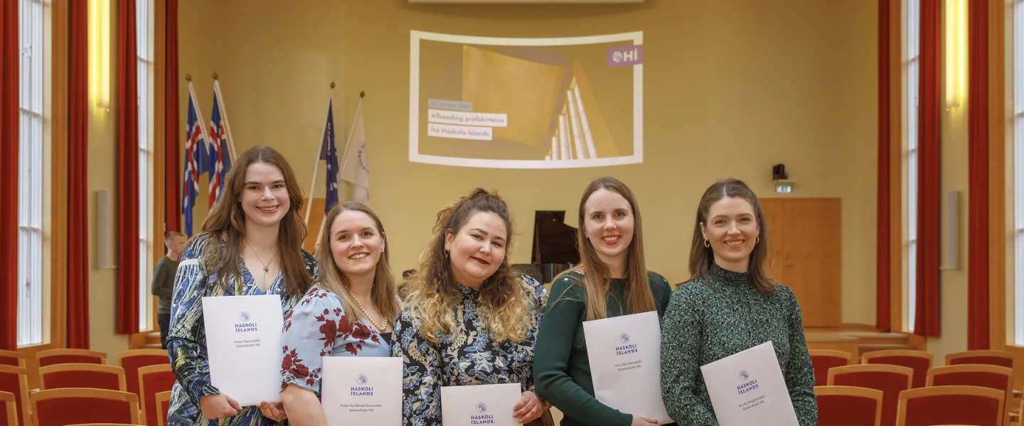 Candidates graduating from University of Iceland in October 2022