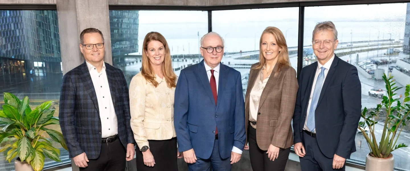 The Board of Directors Háskólasjóður hf. Eimskipafélags Íslands: Jón Th. Sigurgeirsson, Chairman of the Board of Directors of Landsbankinn, Lilja B. Einarsdóttir, CEO of Landsbankinn, Jón Atli Benediktsson, Rector of the University of Iceland, Vilhelm Már Thorsteinsson, CEO of Eimskipafélagið, and Vigdís S. Hrafnkelsdóttir, Managing Director of the Fund.