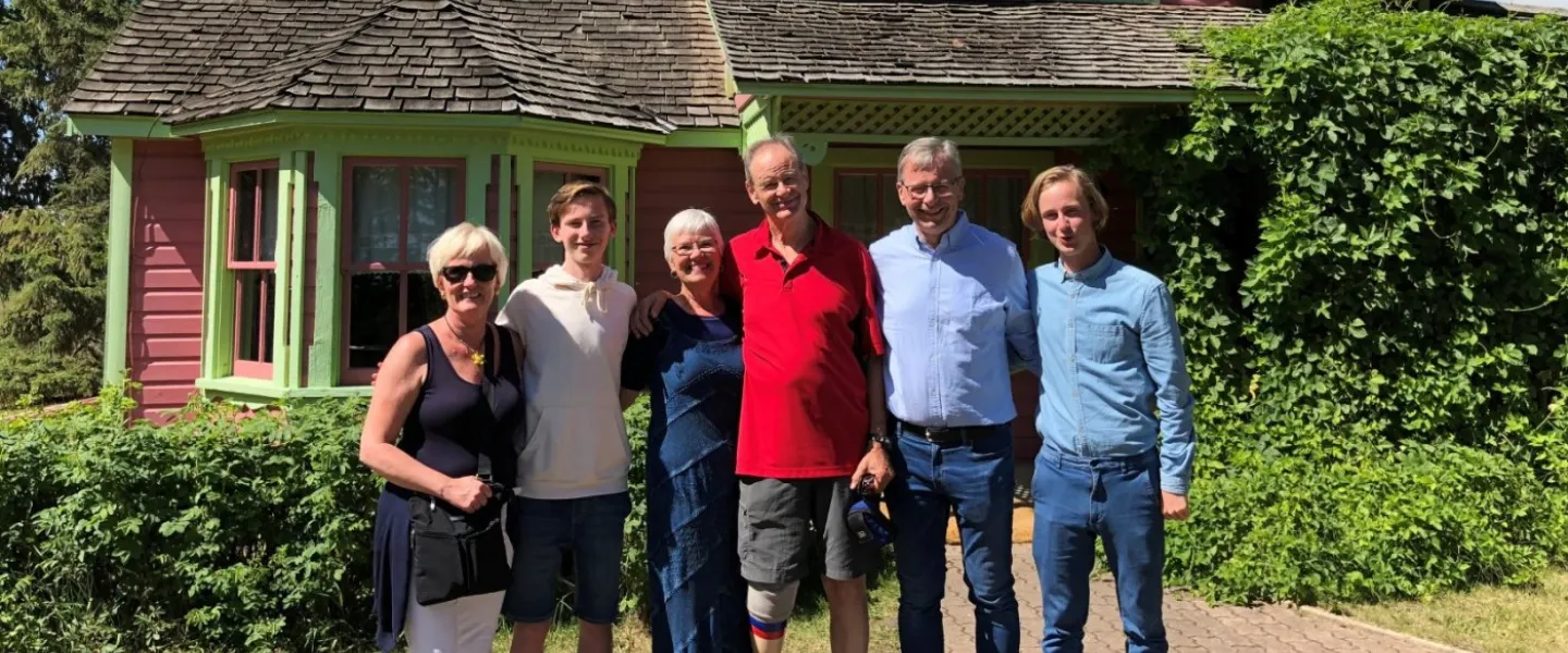 Rector and company paid a visit to Stephan G.'s house