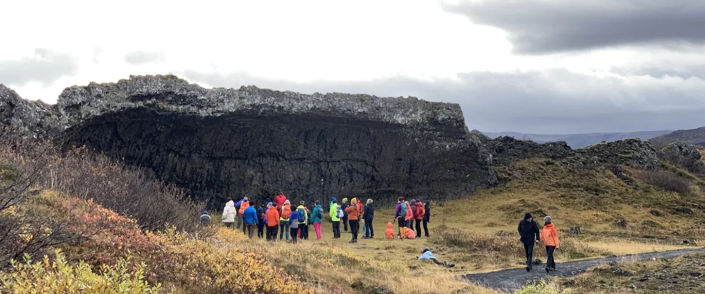 People hiking in Búrfellsgjá