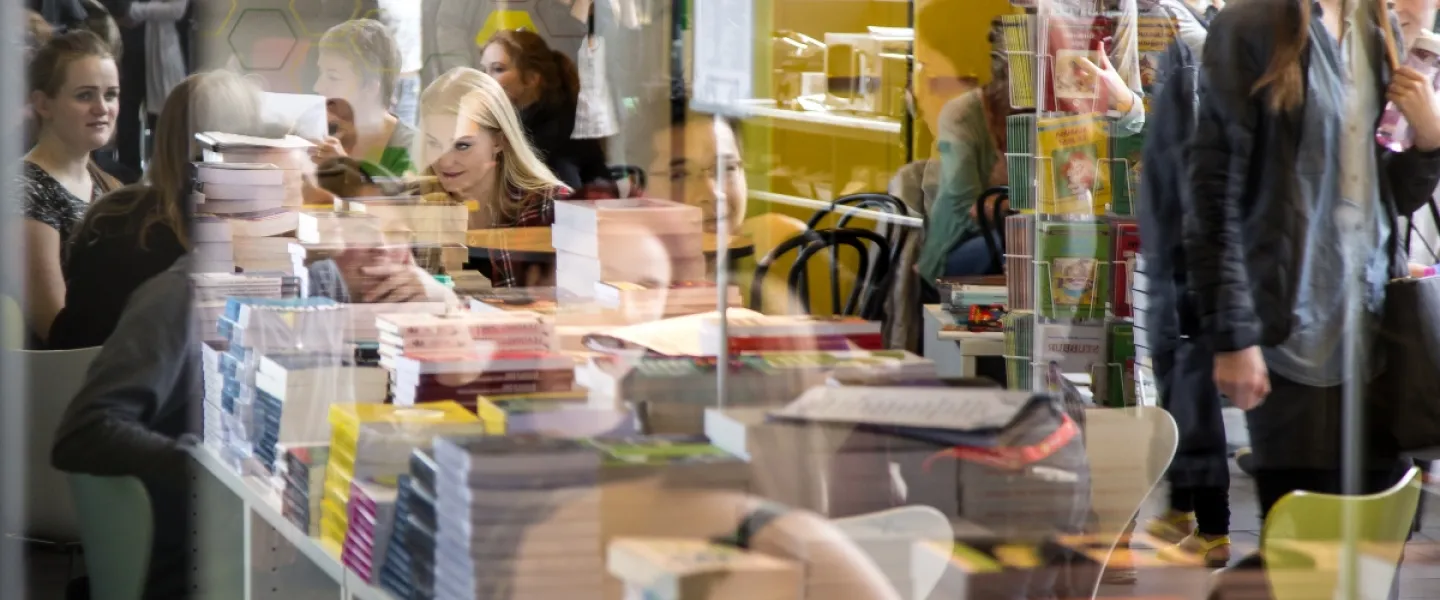 People at University centre, seen from the University book store