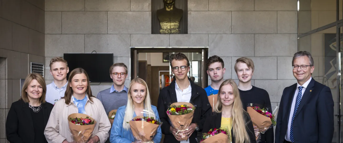 The eight students going to Stanford this summer with Jón Atli Benediktsson, Rector of the University of Iceland, and Friðrika Harðardóttir, Director of the International Office.