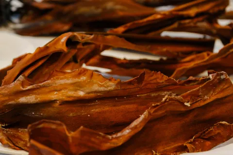 Dry seaweed