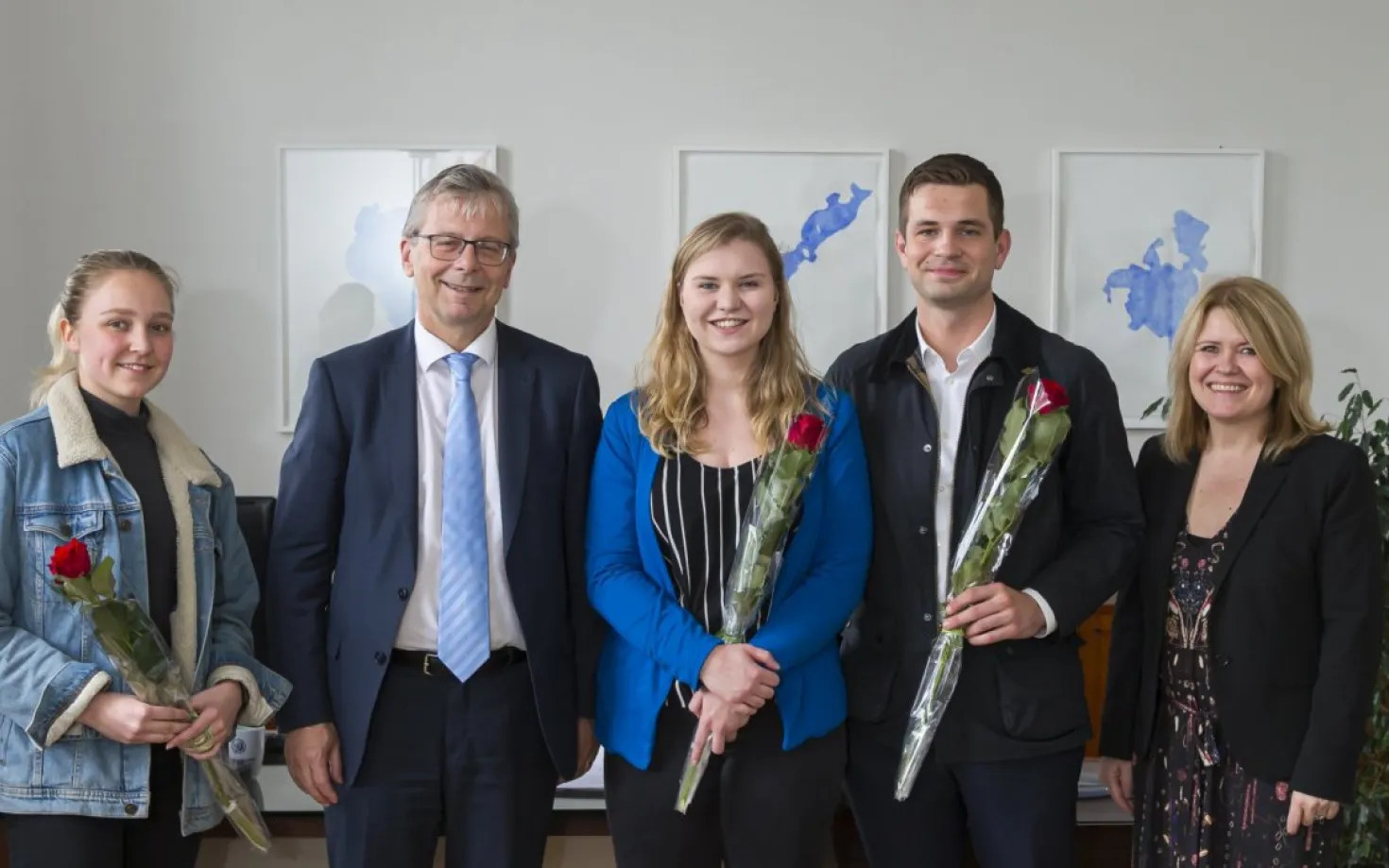 Veronika Guðmundsdóttir, Jóhanna Margrét Sigurðardóttir and Sigurbjörn B. Edvardsson, with Jón Atli Benediktsson, rector of the University of Iceland, and Friðrika Harðardóttir, director of the UI's International Office