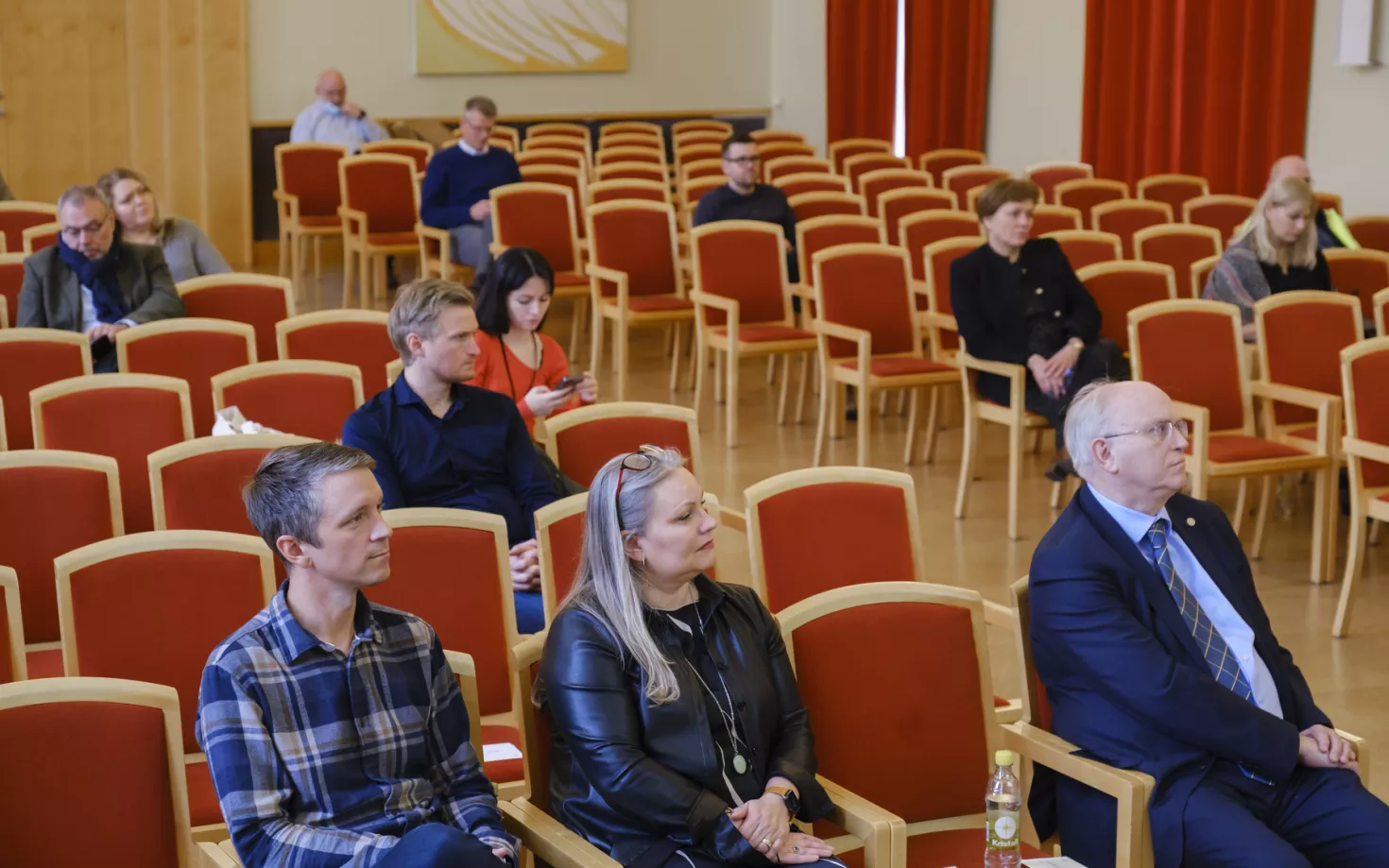 Guests sitting in the Ceremonial hall in University of Iceland Main building