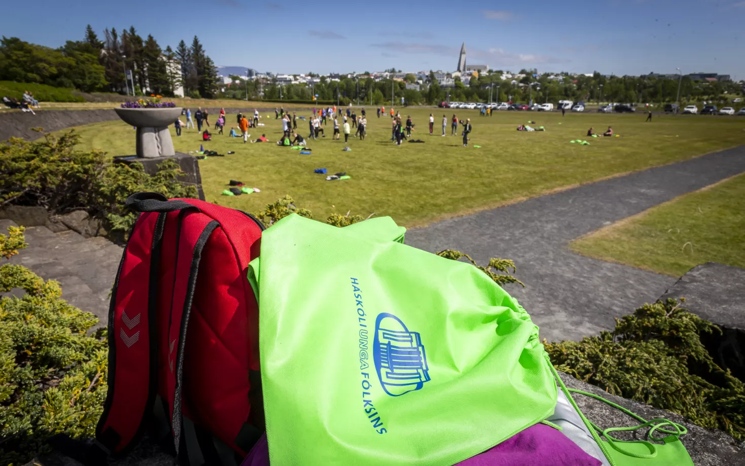 Students in the University of Youth outside University of Iceland main building