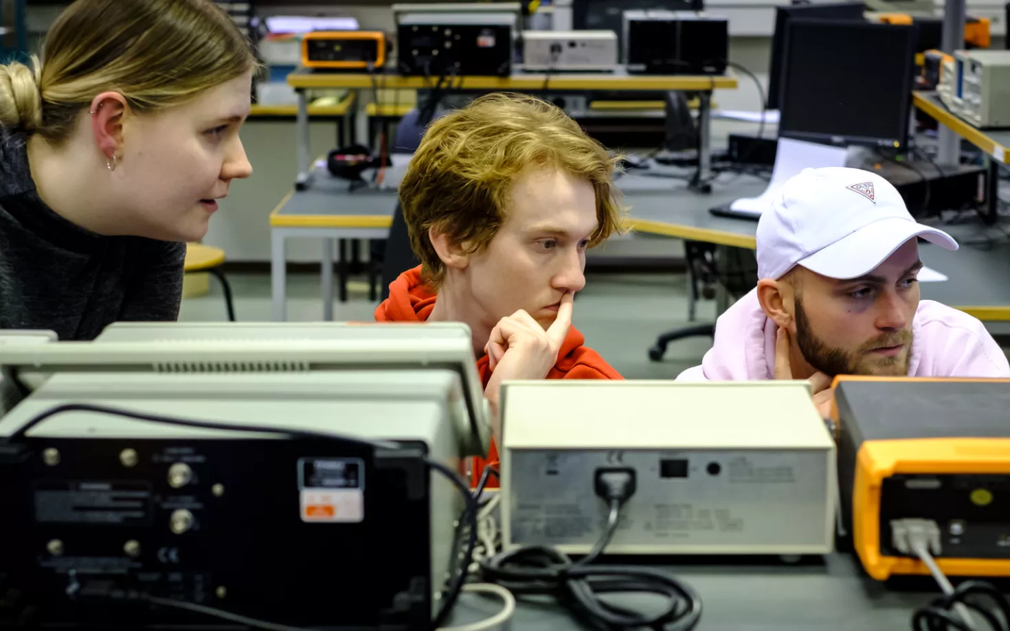 Students in Electrical and Computer Engineering at the University of Iceland