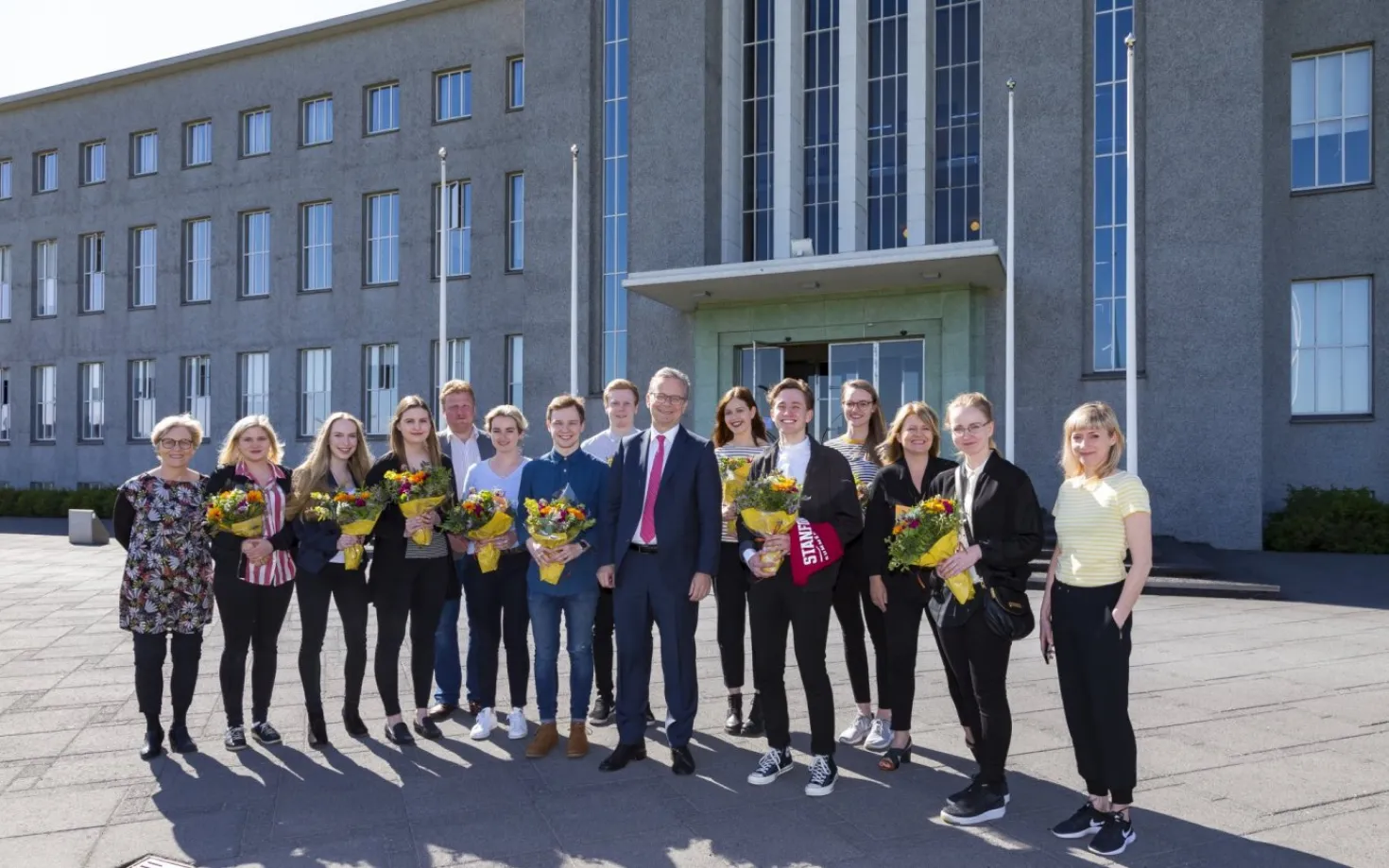 Ten of the twelve students from the University of Iceland who will study at Stanford University this summer with the rector.
