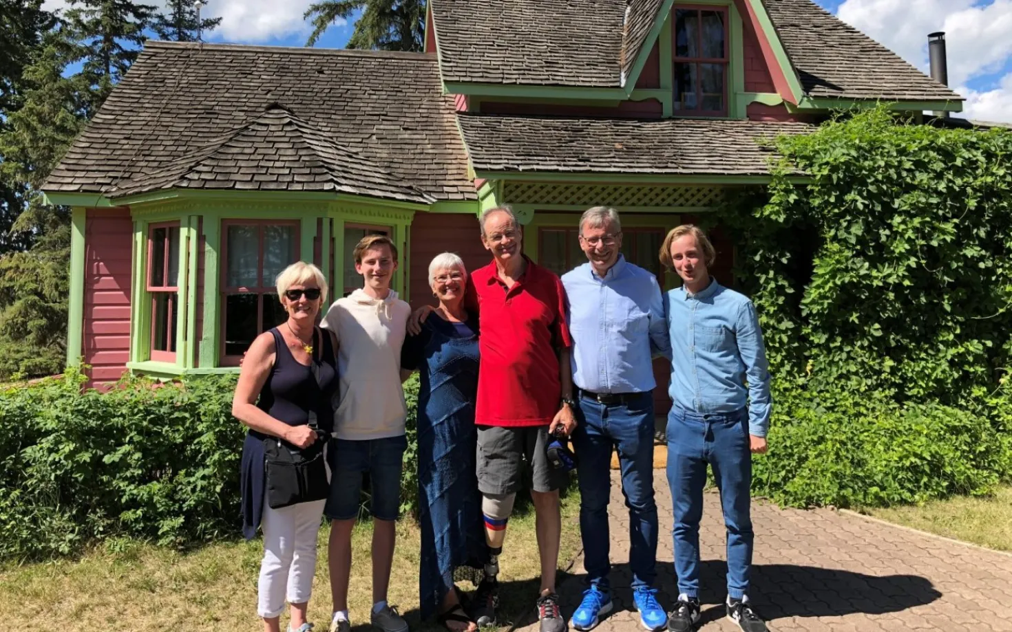 Rector and company paid a visit to Stephan G.'s house