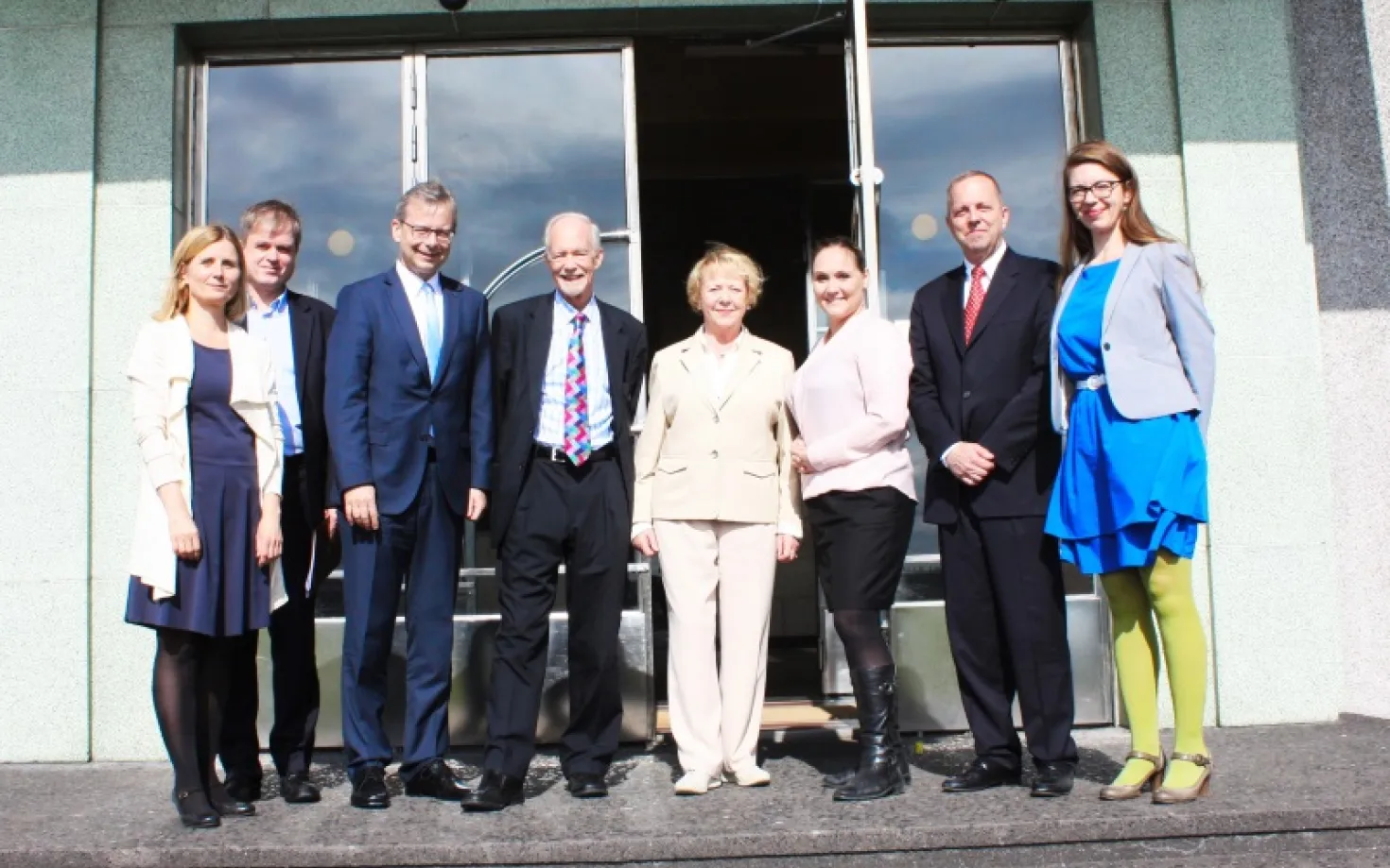 From the left: Dr. Irma Erlingsdóttir, Director of UNU-GEST, Dr. Valur Ingimundarson, Professor of Contemporary History at the University of Iceland and UNU-GEST Board Member, Dr. Jón Atli Benediktsson, Rector of the University of Iceland, Dr. David Malone, Rector of UNU, Mrs. Vigdís Finnbogadóttir, Ms. Erla Hlín Hjálmarsdóttir, Head of Research at UNU-GEST, Mr. Max Bond, Vice-Rector of UNU, and Ms. Gerður Gestsdóttir, Project Manager at UNU-GEST.