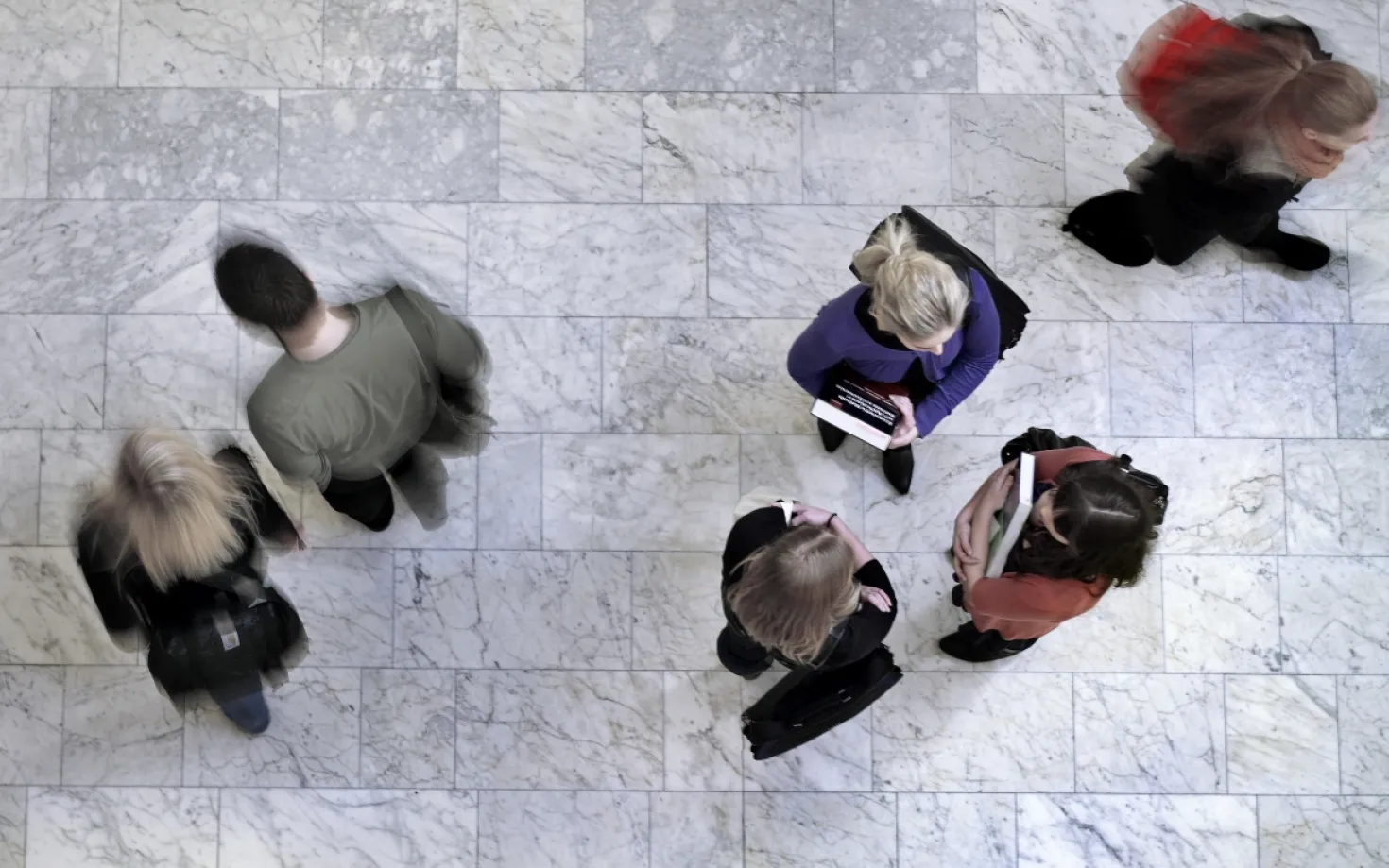 People in Oddi, seen from above