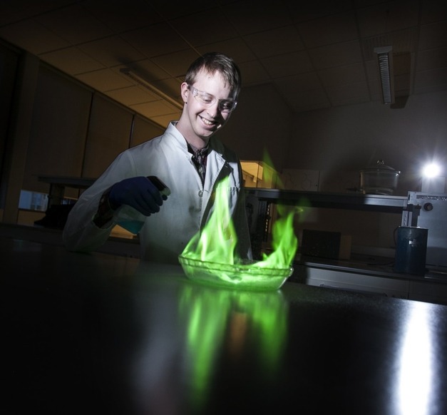 Student making a chemistry experiment