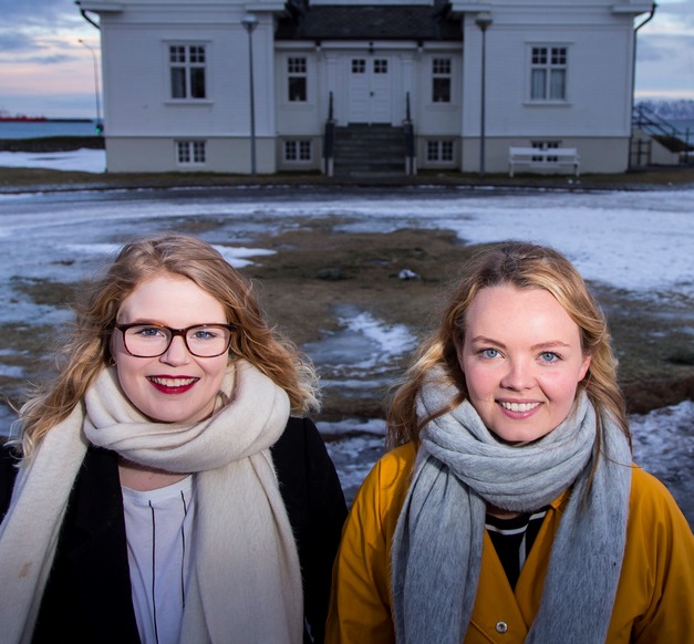 Hulda Hólmkelsdóttir and Álfrún Perla Baldursdóttir, BA students at the Faculty of Political Science