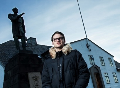 Sigurður Kári Árnason in front of Stjórnarráðið