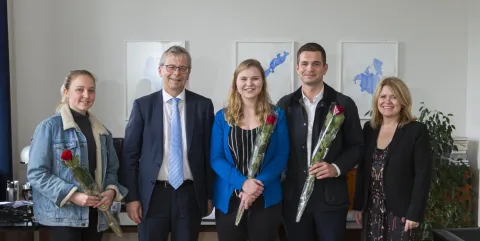 Veronika Guðmundsdóttir, Jóhanna Margrét Sigurðardóttir and Sigurbjörn B. Edvardsson, with Jón Atli Benediktsson, rector of the University of Iceland, and Friðrika Harðardóttir, director of the UI's International Office