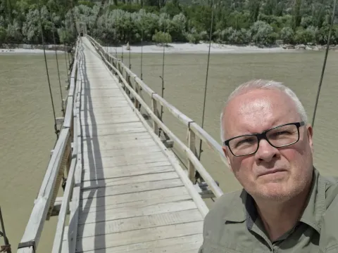 Jón Geir crossing the Indus River.