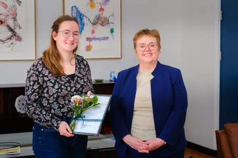 Emily Koenders and Silja Bára R. Ómarsdóttir, Rector of UI.