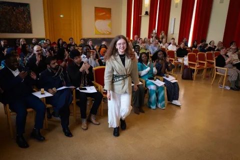 Daryna Zavhorodnia the moment she was announced as the award recipient for best research.