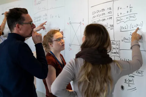 Bjarnheiður Kristinsdóttir teaching a seminar on the methods of Building Thinking Classrooms.