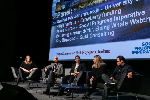 The signing took place at the end of the international conference What Works that took place at the beginning of April