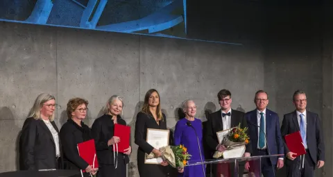 Grantees with Margareth II Queen of Denmark, representatives from the national museums in Iceland and Denmark, and the Vigdís Finnbogadóttir Institute of Foreign Languages, rector of the University of Iceland and the chair of the Carlsberg Foundation