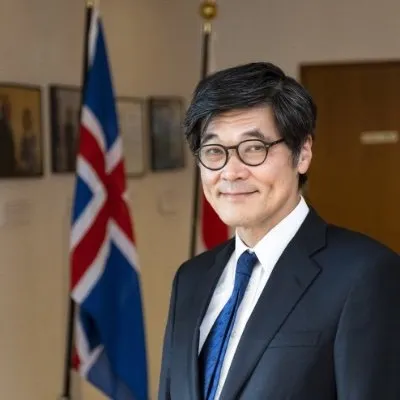 Ryotaro Suzuki, amassador of Japan