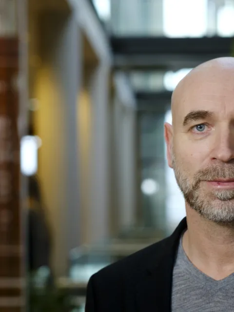 Portrait photo of Hlöðver Sigurðsson