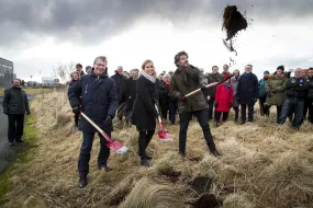 Jón Atli Benediktsson, Stefanía G. Halldórsdóttir and Dagur B. Eggertsson breaking ground for Gróska