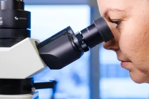 Microscope