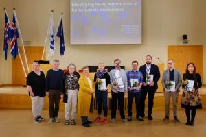 Grant recipients and their representatives with the Rector of UI and the Fund's board. IMAGE/Kristinn Ingvarsson