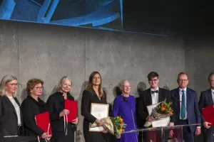 Grantees with Margareth II Queen of Denmark, representatives from the national museums in Iceland and Denmark, and the Vigdís Finnbogadóttir Institute of Foreign Languages, rector of the University of Iceland and the chair of the Carlsberg Foundation